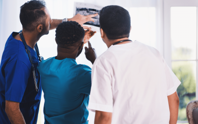 Überprüfung interprofessioneller Kompetenzen: Entwicklung und Testung von OSCE-Stationen